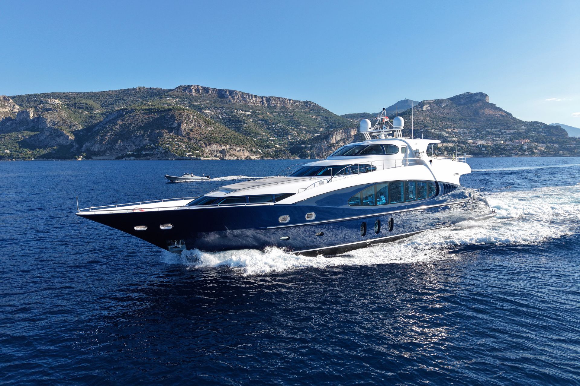 SEA BREEZE ONE motor yacht underway in the Mediterranean